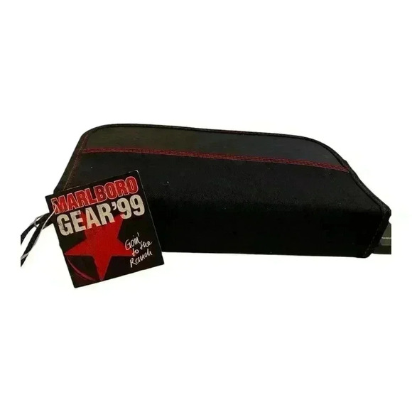 Marlboro Gear '99 Poker Chips & Card Set - Picture 1 of 2